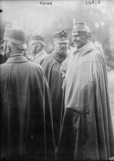 Kaiser Wilhelm met zijn troepen, 1914-18 door George Grantham Bain